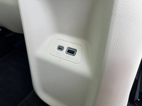 Used 2023 Buick Envision Essence AWD/4WD image 18