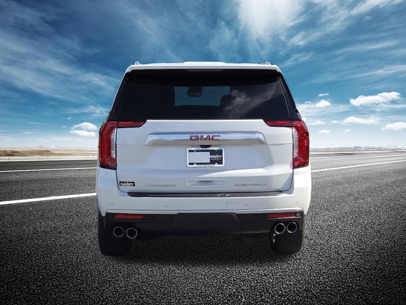 Used 2023 GMC Yukon XL Denali w/ Advanced Technology Package AWD/4WD image 23