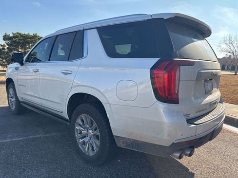 Used 2021 GMC Yukon Denali w/ LPO, Illumination Package image 9