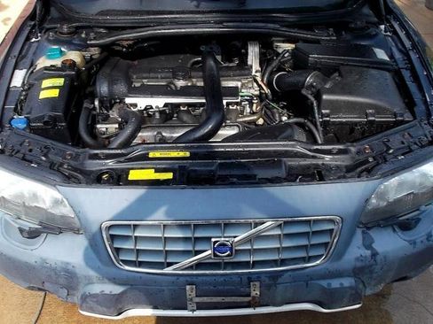 Used 2001 Volvo V70 Cross Country image 8