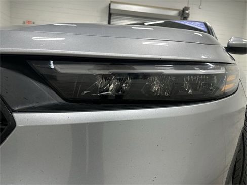 Used 2023 Honda Accord EX image 11