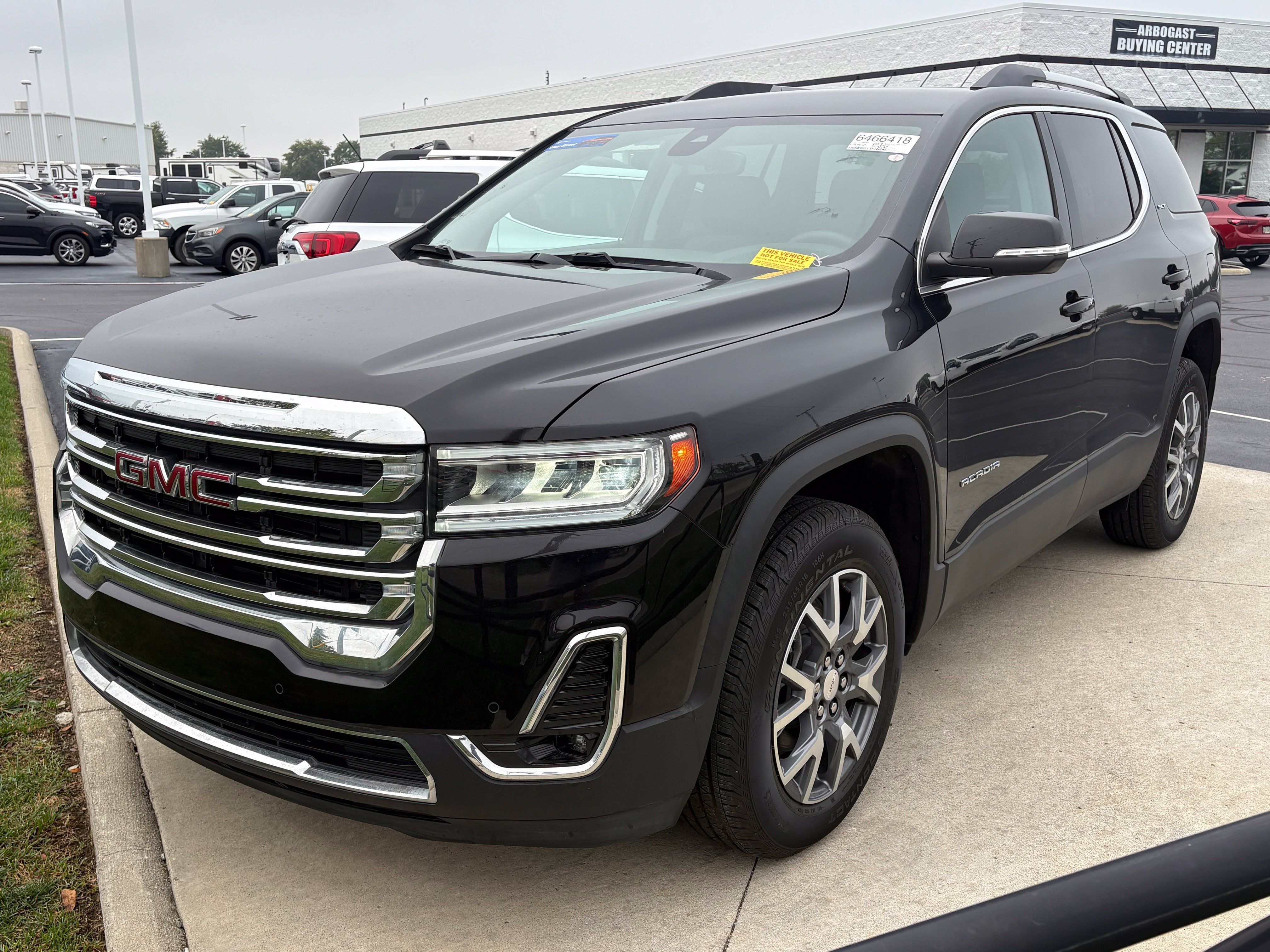 Used 2023 GMC Acadia SLT FWD image 3