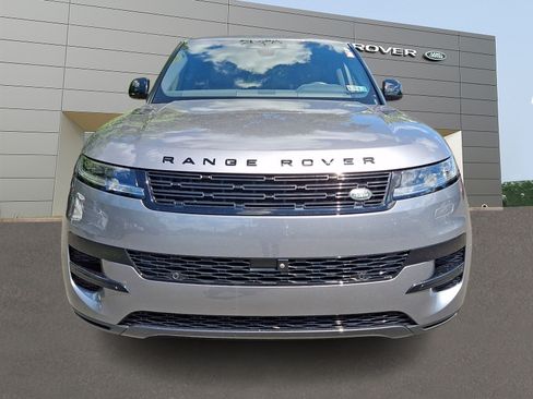 Used 2024 Land Rover Range Rover Sport SE AWD/4WD image 2