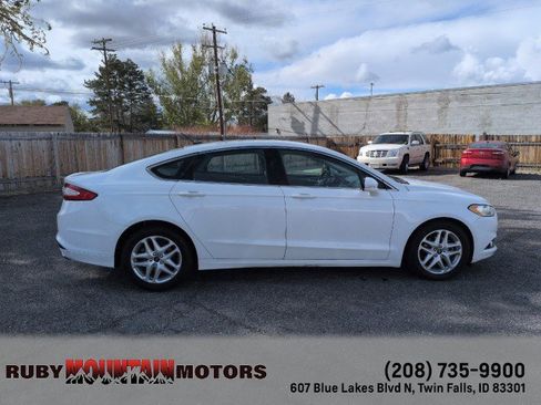 Used 2013 Ford Fusion SE FWD image 8