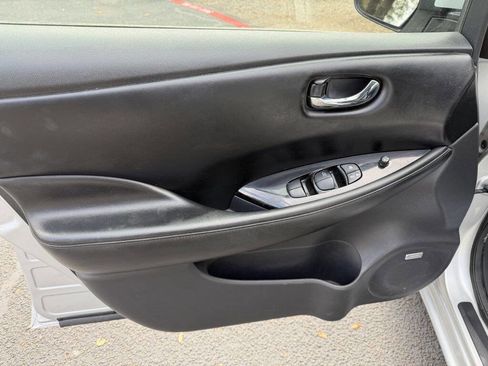 Used 2015 Nissan Leaf SL w/ Premium Package image 11
