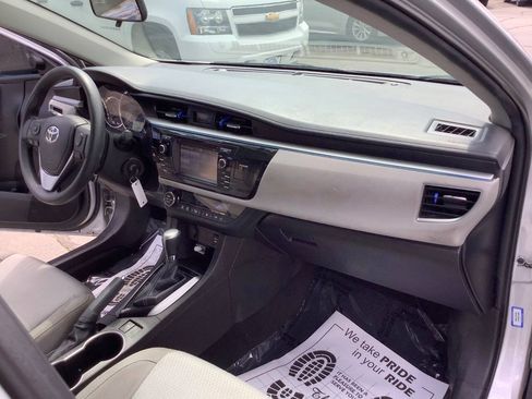 Used 2016 Toyota Corolla LE FWD image 30