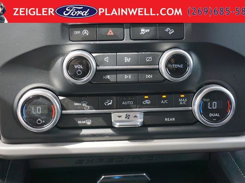 Used 2024 Ford Expedition XLT AWD/4WD image 23