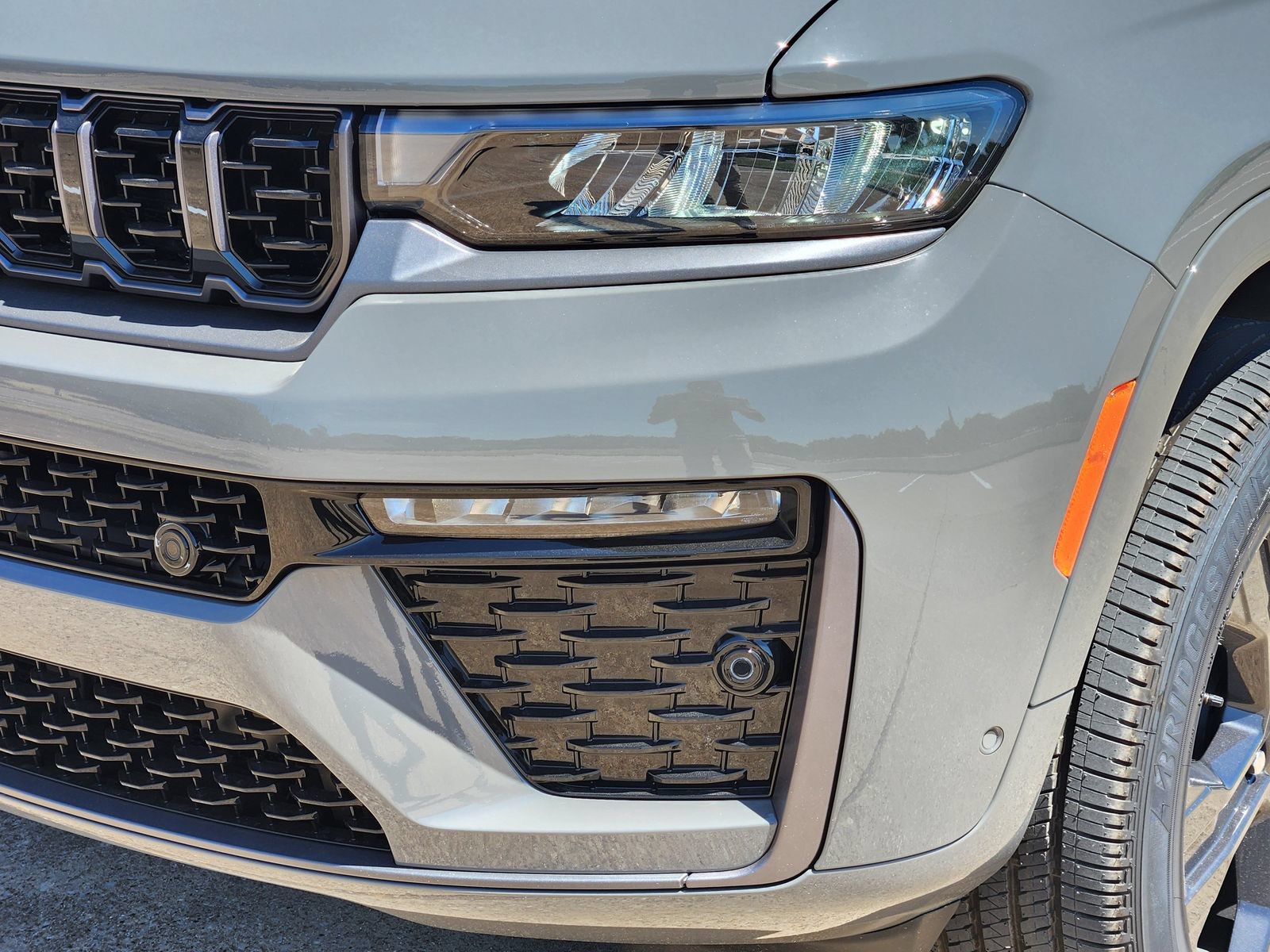 New 2027 Jeep Grand Cherokee Limited AWD/4WD image 12