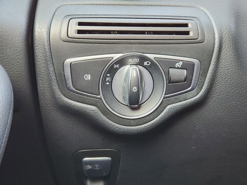 Certified 2019 Mercedes-Benz GLC 300 image 22