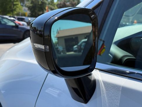 Used 2025 Chrysler Pacifica Select FWD image 39