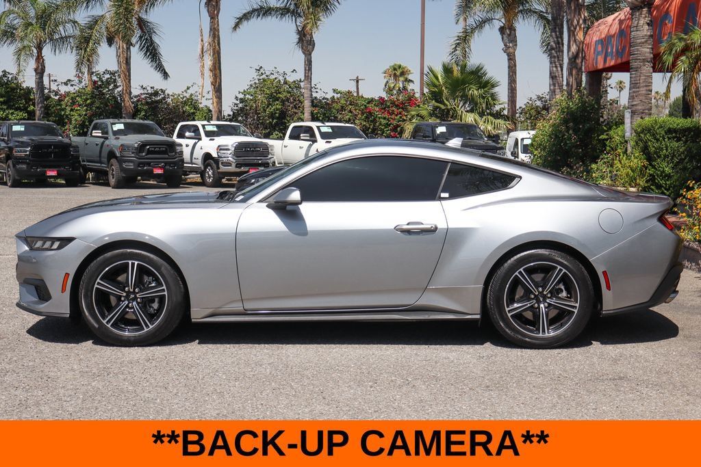 Used 2025 Ford Mustang Coupe RWD image 5