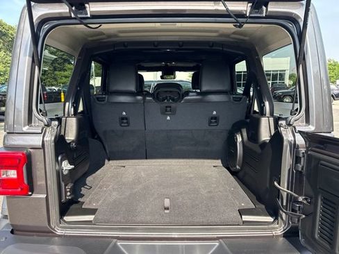 Used 2021 Jeep Wrangler Unlimited Rubicon w/ Trailer Tow Package AWD/4WD image 33