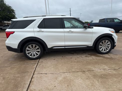 Used 2022 Ford Explorer Limited w/ Limited Technology Package image 8