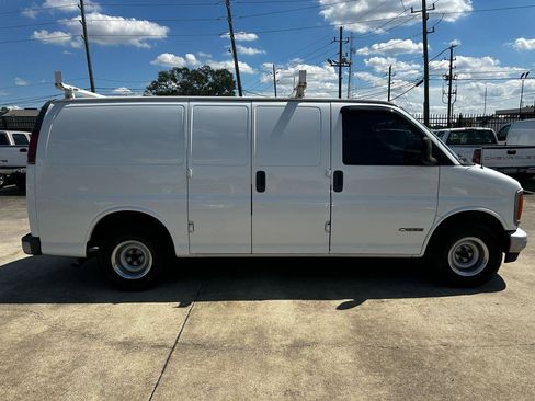 Used 2001 Chevrolet Express 1500 RWD image 6