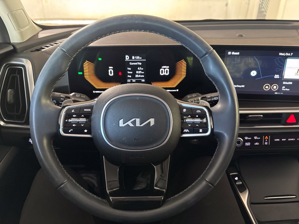 Used 2025 Kia Sorento EX AWD/4WD image 15