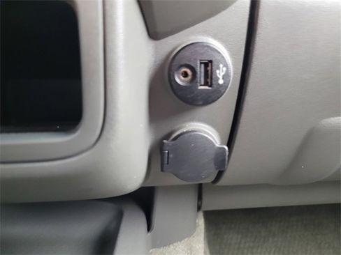 Used 2017 Nissan Frontier SV image 25