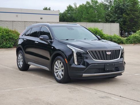 Used 2023 Cadillac XT4 Premium Luxury FWD image 3