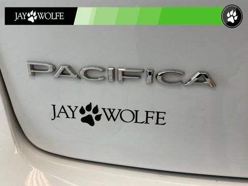 Used 2018 Chrysler Pacifica Touring-L Plus w/ Advanced Safetytec Group FWD image 25