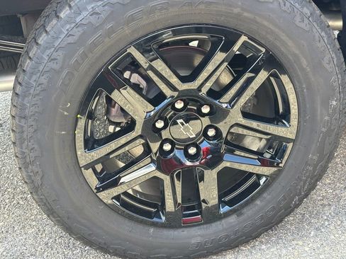 New 2026 Chevrolet Silverado 1500 RST w/ Z71 Off-Road Package AWD/4WD image 2