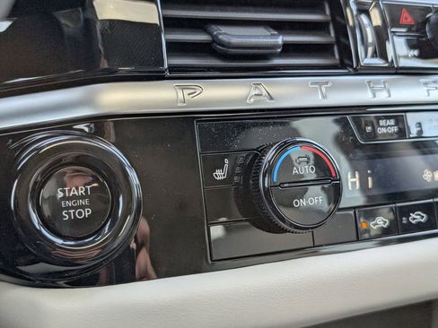 New 2026 Nissan Pathfinder SL w/ SL Premium Package FWD image 20