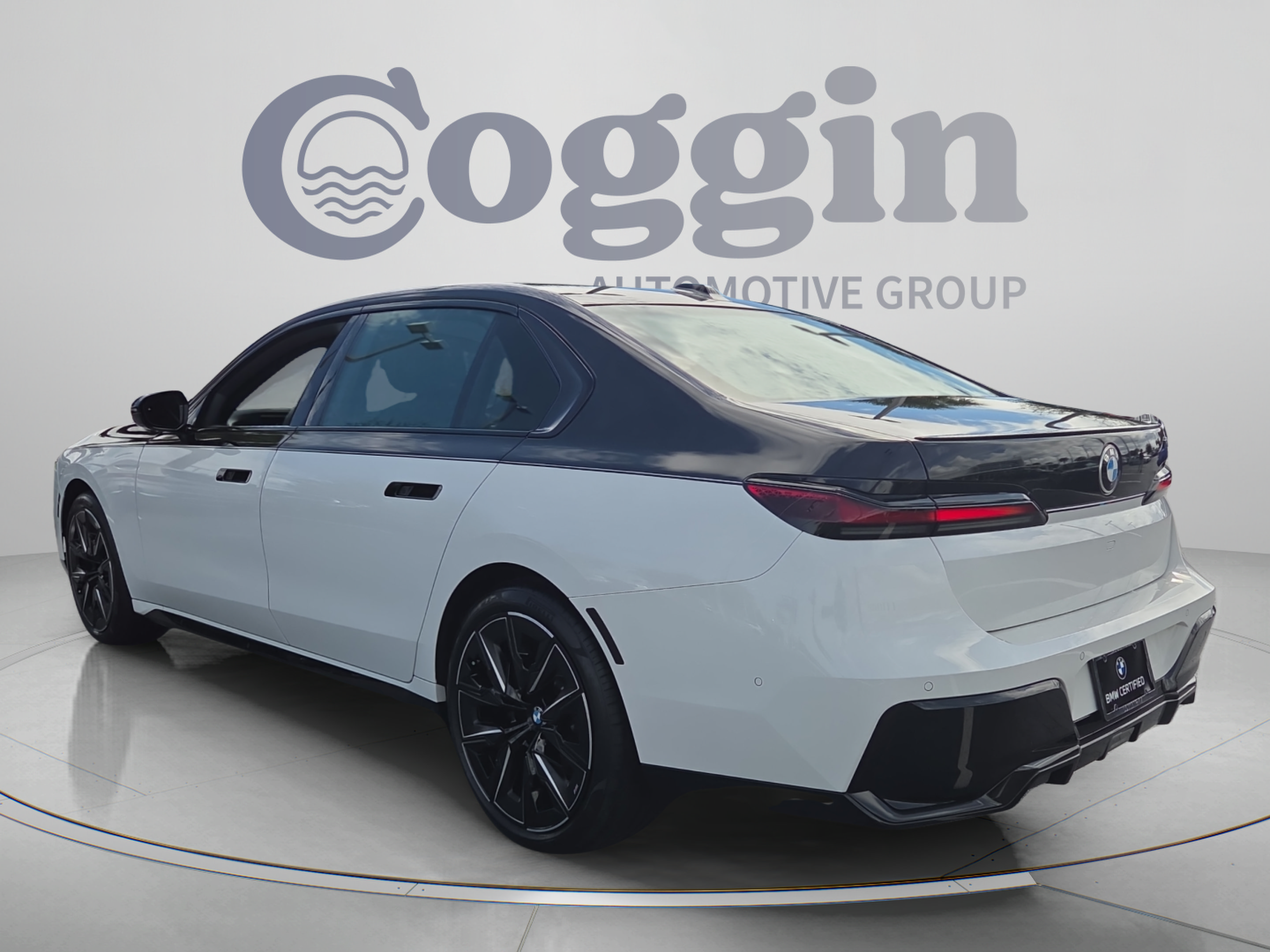 Certified 2024 BMW 740i w/ Premium Package 2 RWD image 3