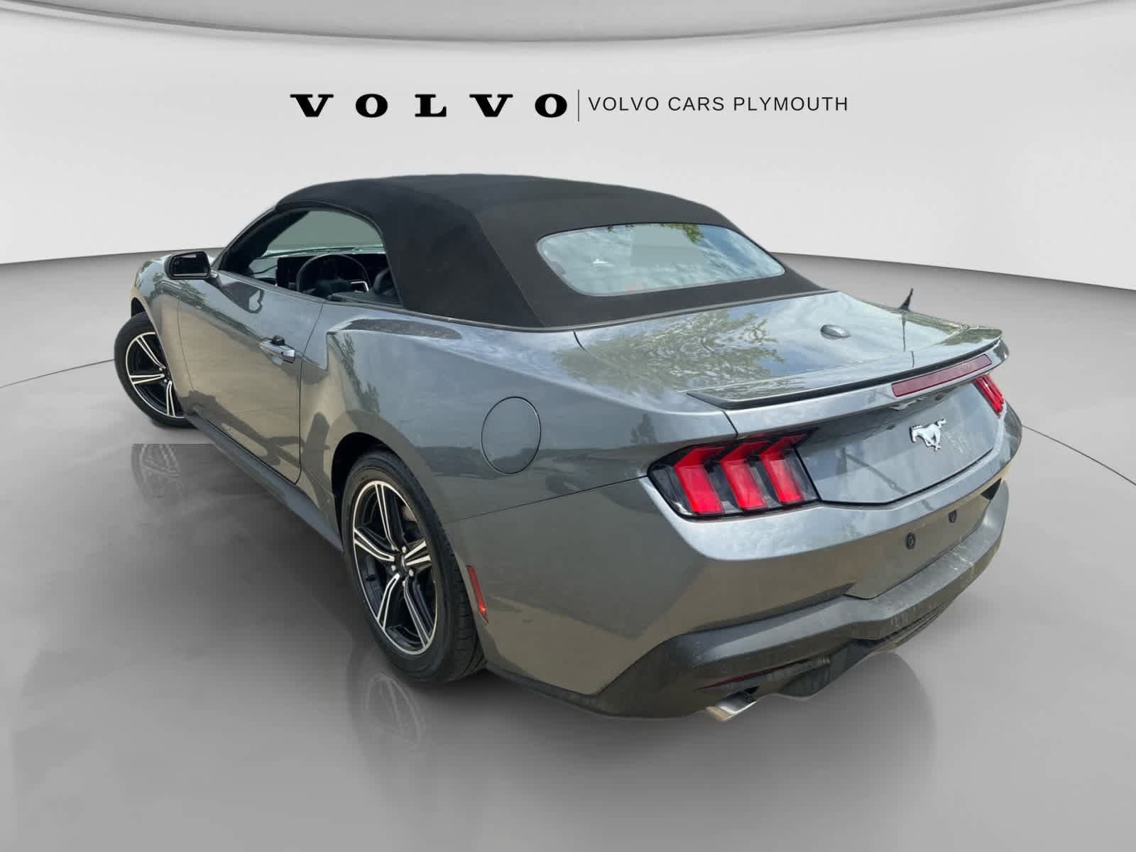 Used 2025 Ford Mustang Premium RWD image 5