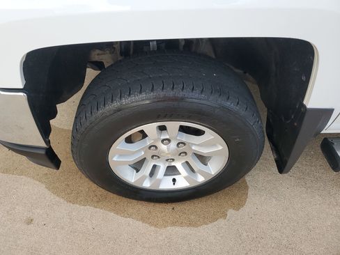 Used 2018 Chevrolet Silverado 1500 LT w/ All Star Edition image 38