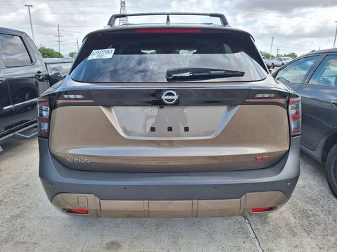 Used 2025 Nissan Kicks SR w/ SR Premium Package FWD image 5