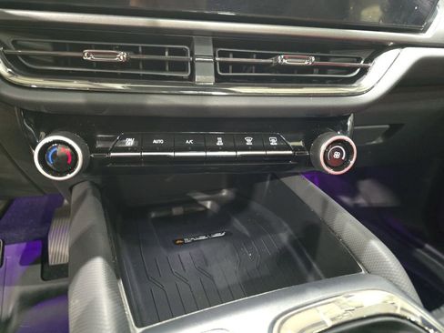 New 2025 Chevrolet Equinox EV RS w/ LPO, Illumination Package image 25