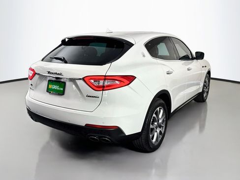 Used 2018 Maserati Levante AWD/4WD image 10