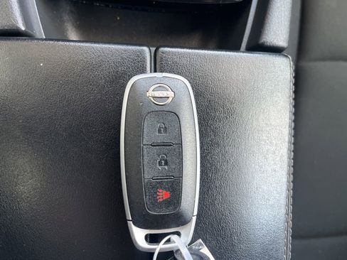 Used 2024 Nissan Rogue S FWD image 21