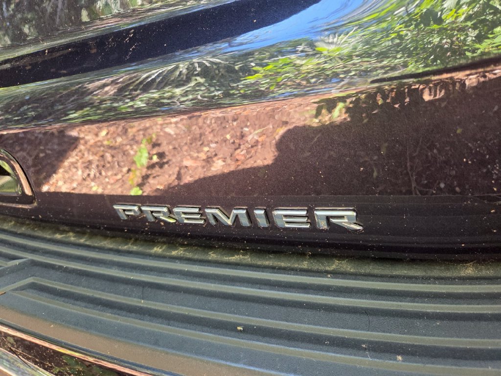 Used 2024 Chevrolet Suburban Premier AWD/4WD image 5