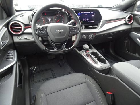 Used 2024 Chevrolet Trax RS w/ Driver Confidence Package FWD image 14