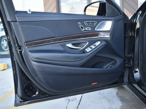 Used 2020 Mercedes-Benz S 560 4MATIC Sedan w/ Premium Package image 11