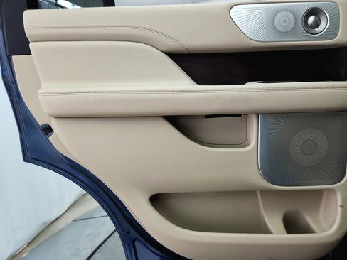 Used 2019 Lincoln Navigator Reserve w/ Cargo Package AWD/4WD image 33