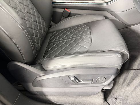 Used 2023 Audi SQ7 Prestige w/ Prestige Package AWD/4WD image 35