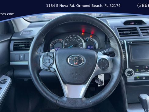 Used 2014 Toyota Camry L image 10