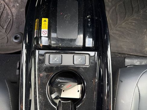 Used 2019 Toyota Prius XLE image 13