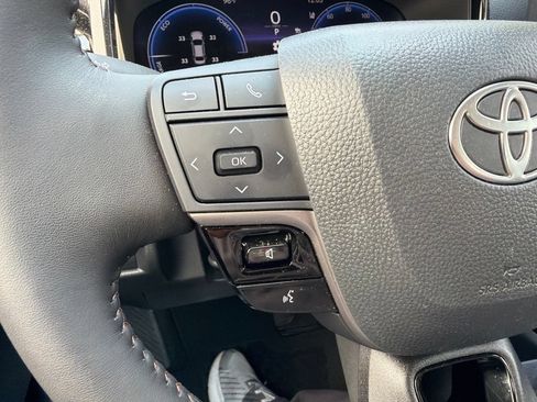 Used 2026 Toyota Camry XLE FWD image 49