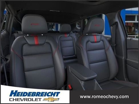 New 2025 Chevrolet Trax RS w/ Sunroof Package image 17