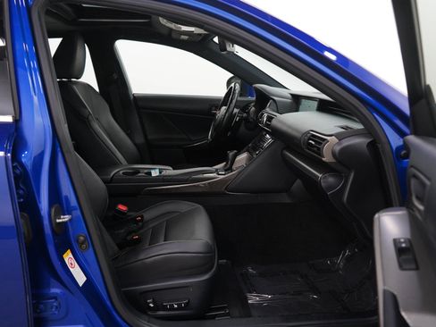 Used 2018 Lexus IS 300 AWD image 11