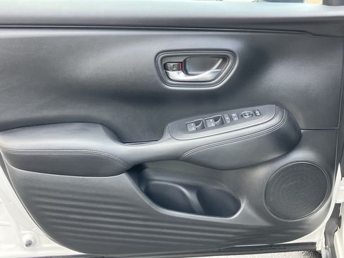 Certified 2024 Honda HR-V LX image 14