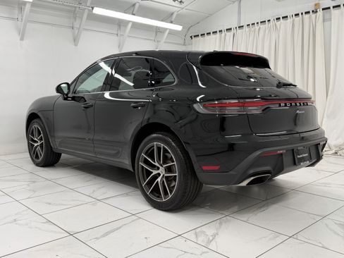 Certified 2025 Porsche Macan image 14
