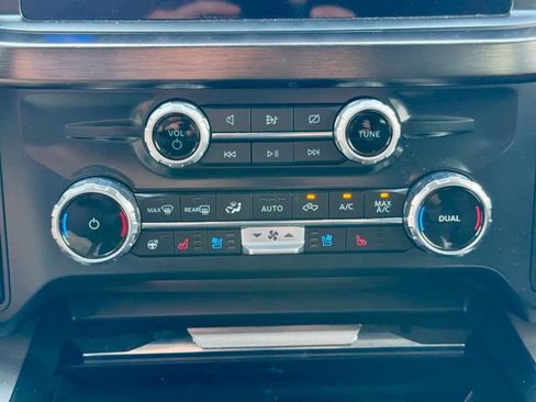 Used 2023 Ford F250 Lariat w/ Sport Appearance Package AWD/4WD image 23