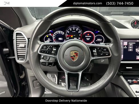Used 2021 Porsche Cayenne image 22