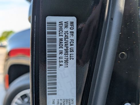 Used 2024 Jeep Wagoneer 4WD w/ Premium Group I image 42