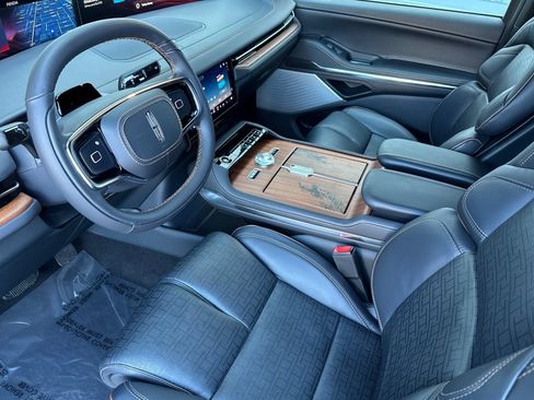 New 2026 Lincoln Navigator L Black Label AWD/4WD image 7