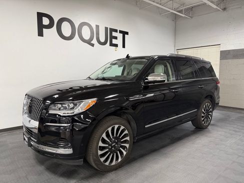 Used 2023 Lincoln Navigator Black Label AWD/4WD image 2