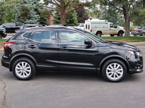 Used 2020 Nissan Rogue Sport SV w/ All-Weather Package AWD/4WD image 3
