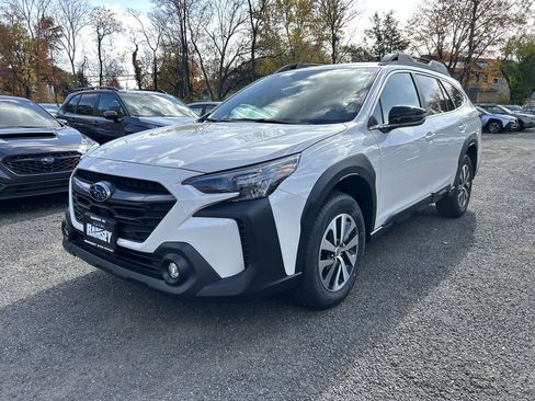 Certified 2025 Subaru Outback Premium AWD/4WD image 4